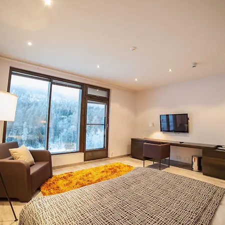 Hotelli Suomutunturi מלון 4*