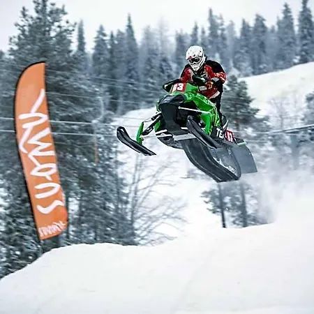 Отель Hotelli Suomutunturi 4*
