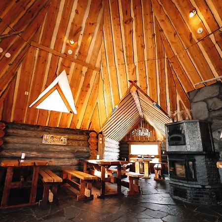 Отель Hotelli Suomutunturi 4*